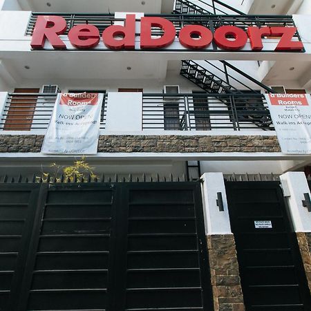Reddoorz At Dbuilders Rooms Bangkal Makati Makati City Exterior photo