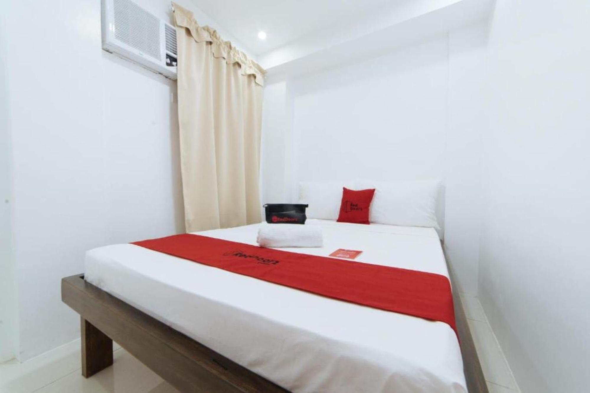 Reddoorz At Dbuilders Rooms Bangkal Makati Makati City Exterior photo