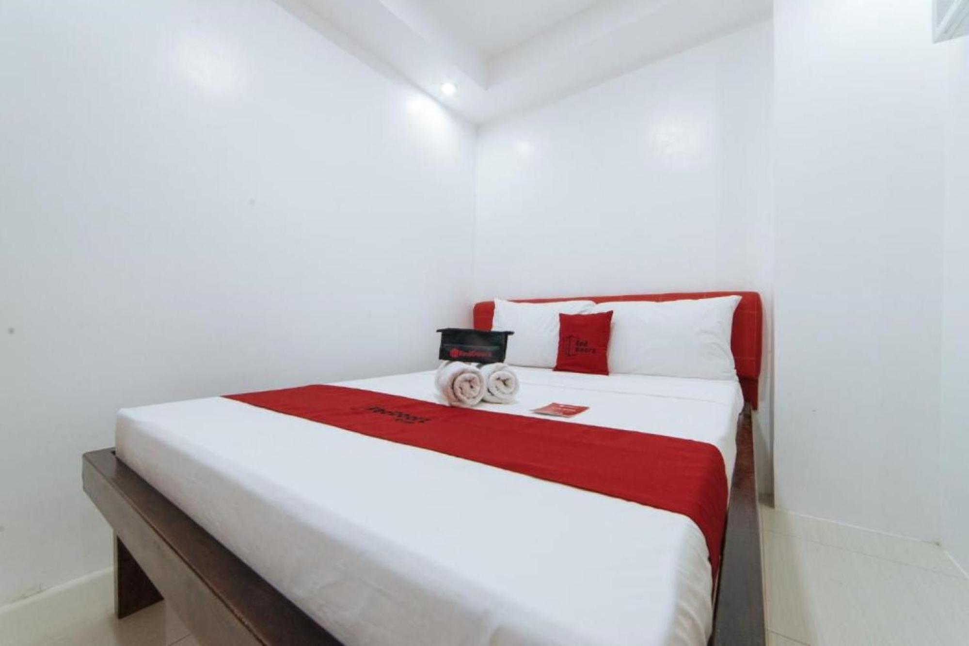 Reddoorz At Dbuilders Rooms Bangkal Makati Makati City Exterior photo