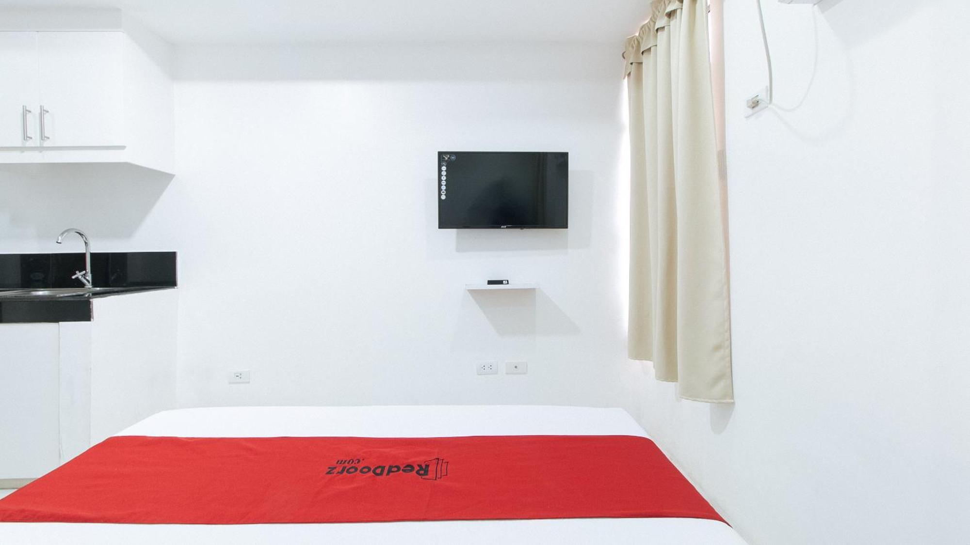 Reddoorz At Dbuilders Rooms Bangkal Makati Makati City Exterior photo