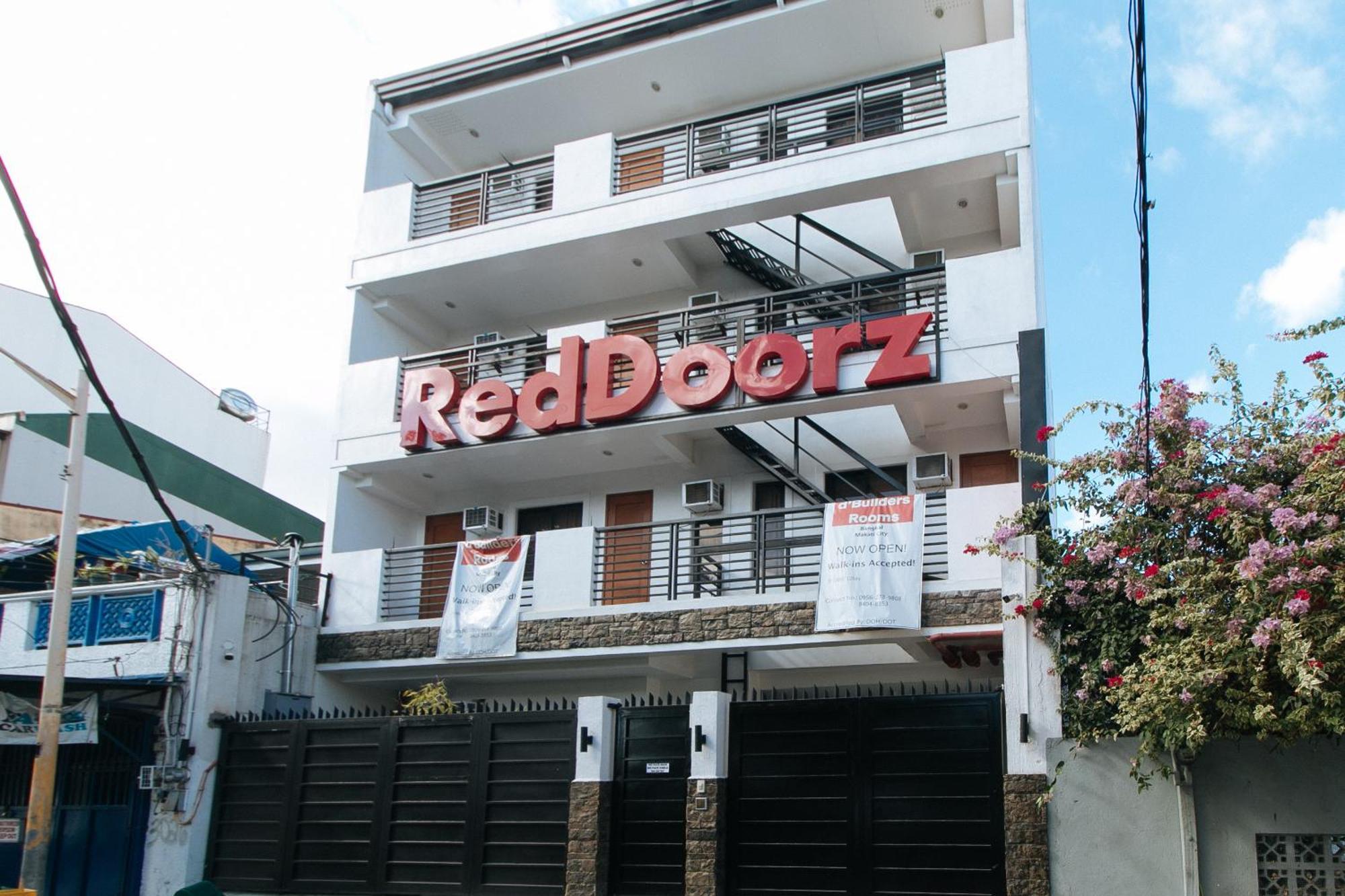 Reddoorz At Dbuilders Rooms Bangkal Makati Makati City Exterior photo
