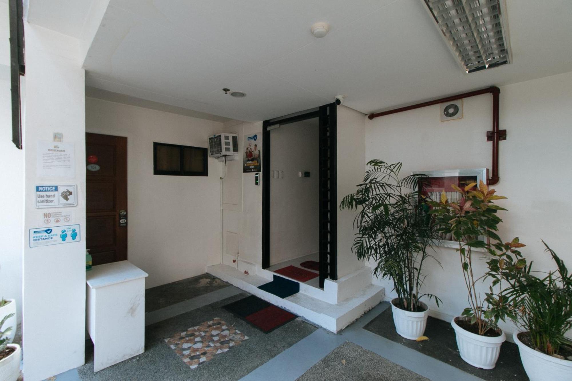Reddoorz At Dbuilders Rooms Bangkal Makati Makati City Exterior photo