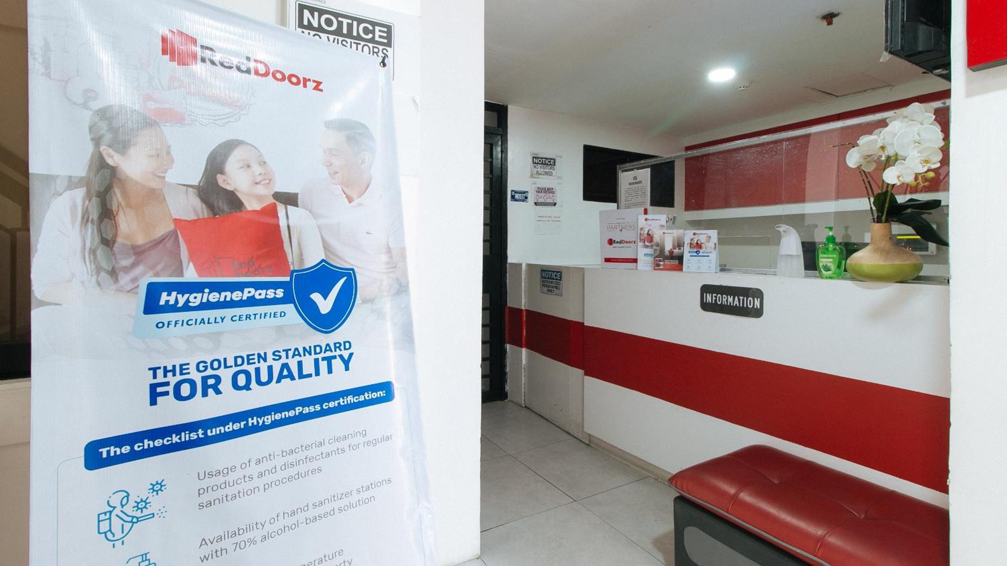 Reddoorz At Dbuilders Rooms Bangkal Makati Makati City Exterior photo