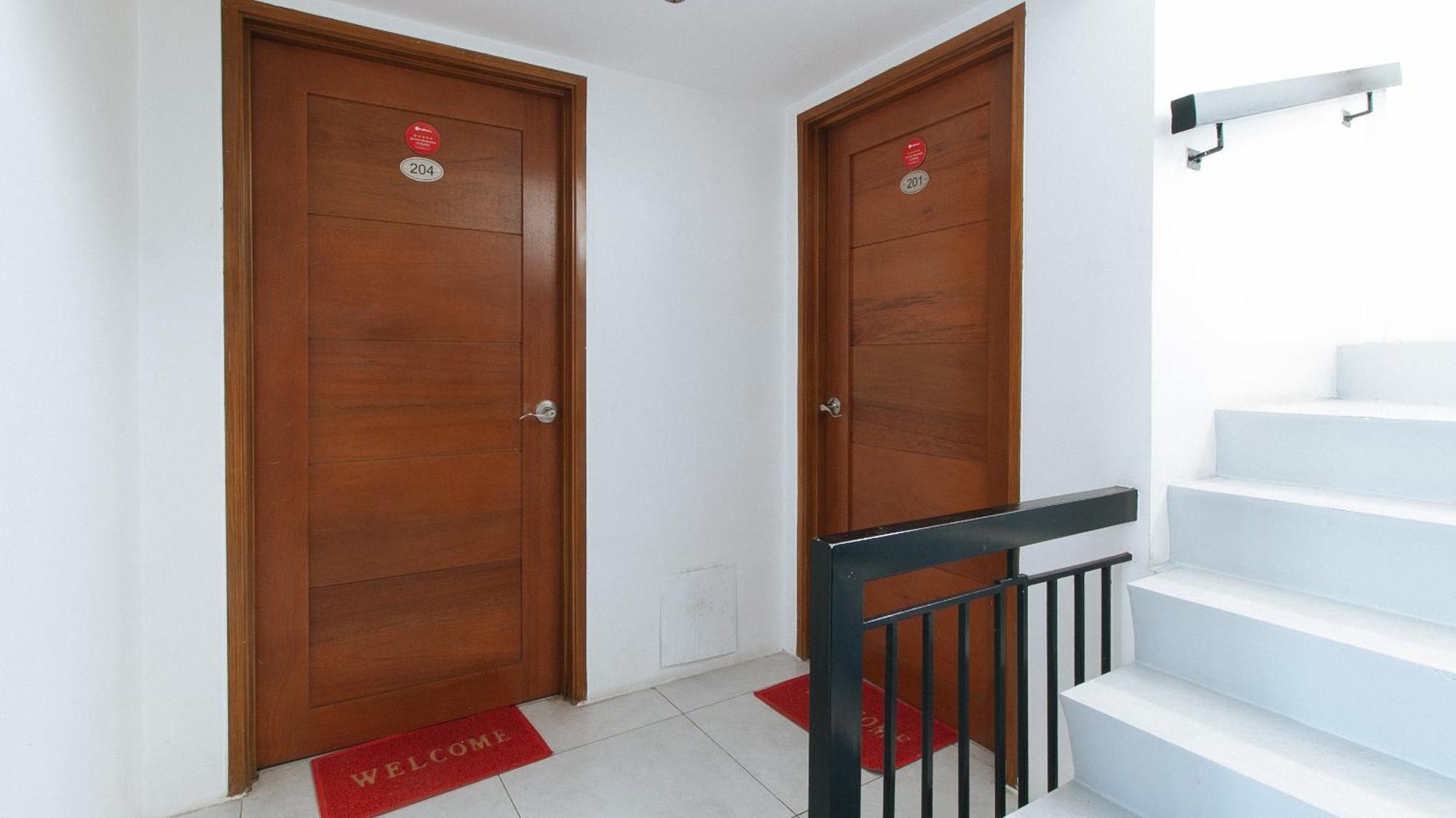 Reddoorz At Dbuilders Rooms Bangkal Makati Makati City Exterior photo